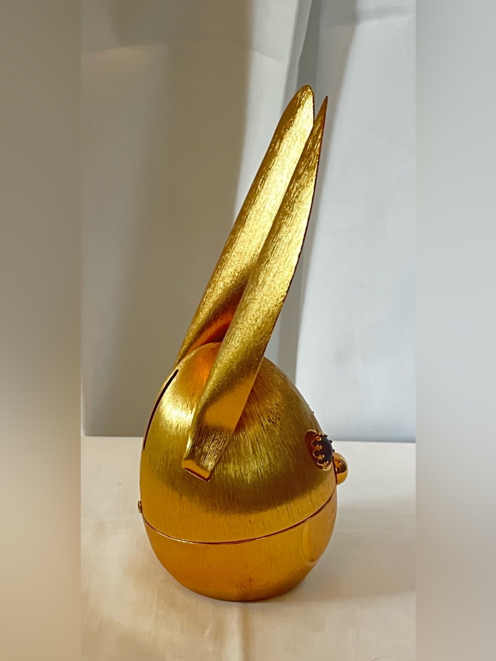 NAPIER vintage gold tone bunny rabbit coin bank amber colored eyes approx 7” H